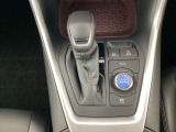 発進時から滑らかに加速する無段階変速のCVTはストップ&ゴーの多い街の中も快適です