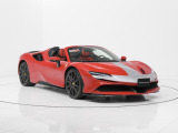 外装色はRosso Corsaを選択し、Assetto Fiorano専用のリバリーが施されております。