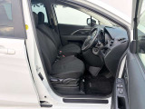 運転席のシートの高さを調節できるシートリフター機能が備わっています。身長の低い女性や広い視野を確保したい場合に役立ちます!