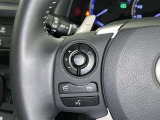 ステアリングスイッチ装備!運転しながら手元でオーディオの操作などができます。