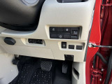 運転席右側に各種スイッチがあります!