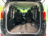 普段のお買い物や通勤、送迎等に十分な荷室スペースを確保しております。セカンドシートを倒すと、大きな荷物の積載も可能です♪