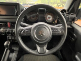 【純正革巻きステアリング】上質な革を使用することで、手にしっかり馴染みとても運転しやすいハンドルです♪