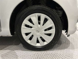 タイヤサイズは(155/65R14)でキャップ付きスチールホイールです!