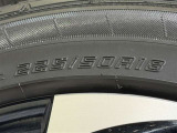 タイヤサイズは【225/50R18】