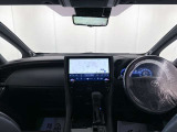 落ち着いたカラーの内装で、ゆったりと運転したい方に。