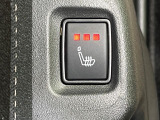 【シートヒーター】寒い日に重宝するシートヒーター!エアコンより早く温まってくれるので寒がりの人も安心ですね♪エアコンの温風は乾燥するから苦手、という方にもをおすすめです。