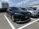 極限までこだわった仕入れで低価格を実現。低価格で良質なお車を全社総台数2,000台以上の在庫からお選びいただけます。営業時間 10:00〜19:00いざというときに頼れる最長3年の長期保証もご用意しております。困