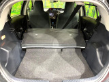普段のお買い物や通勤、送迎等に十分な荷室スペースを確保しております。セカンドシートを倒すと、大きな荷物の積載も可能です♪