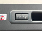 【パワーバックドア】スマートキーや運転席のボタンを押すだけでリアゲートが自動で開閉します!荷物を持っている時や、高い位置にあるバックドアを閉める際に便利な機能です♪