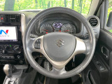 【純正革巻きステアリング】上質な革を使用することで、手にしっかり馴染みとても運転しやすいハンドルです♪