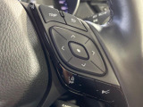 【レーントレーシングアシスト】高速道路走行時、車線からはみ出しそうになるとレーンの中央を走るようにステアリング操作をアシスト。より安全な運転をサポートしてくれます!