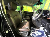 運転席シート廻りは使用感も少なく、良好な状態となっています。丁寧に使われていたことがよくわかりますね。
