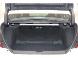 2列目シートを倒すと、広大なトランクスルー空間が生まれます!大きな荷物や長い荷物も簡単に収納することができます!