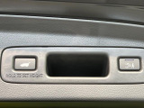 【パワーバックドア】スマートキーや運転席のボタンを押すだけでリアゲートが自動で開閉します!荷物を持っている時や、高い位置にあるバックドアを閉める際に便利な機能です♪