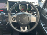 【ステアリングスイッチ】運転中、前方から目線をそらすことなく、オーディオ等の操作が可能な便利機能!安心&快適なドライブを演出してくれます♪