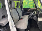 運転席シート廻りは使用感も少なく、良好な状態となっています。丁寧に使われていたことがよくわかりますね。