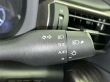 【オートライト】車外の明るさに応じて自動的にライトの点灯・消灯をしてくれます