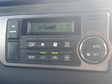 【 オートエアコン 】車内温度を感知して自動で温度調整をしてくれるのでいつでも快適な車内空間を創り上げます!