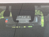 【トヨタセーフティセンス】走行中に前方の車両等を認識し、衝突しそうな時は警報とブレーキで衝突回避と被害軽減をアシスト。より安全にドライブをお楽しみいただけます。