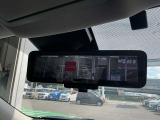 スマートルームミラー♪たくさん荷物を載せても、バックカメラで映像を映すので後方の視界も確保!!様々なシーンで活躍する便利装備☆