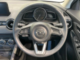 【純正革巻きステアリング】上質な革を使用することで、手にしっかり馴染みとても運転しやすいハンドルです♪
