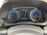 視認性の高いメーターで運転情報を的確に把握できます!