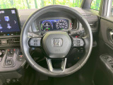 【純正革巻きステアリング】上質な革を使用することで、手にしっかり馴染みとても運転しやすいハンドルです♪