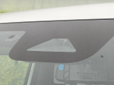 【ホンダセンシング】走行中に前方の車両等を認識し、衝突しそうな時は警報とブレーキで衝突回避と被害軽減をアシスト。より安全にドライブをお楽しみいただけます。