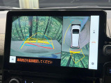 【パノラミックビューモニター】専用のカメラにより、上から見下ろしたような視点で360度クルマの周囲を確認することができます☆死角部分も確認しやすく、狭い場所での切り返しや駐車もスムーズに行えます。