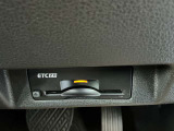 ETCは、高速道路料金所の渋滞を避け、時間と手間を省くことができます。また、料金の支払いや精算の手間が省け、便利で快適なドライブをサポートします