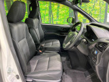 運転席シート廻りは使用感も少なく、良好な状態となっています。丁寧に使われていたことがよくわかりますね。