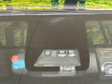 【トヨタセーフティセンス】走行中に前方の車両等を認識し、衝突しそうな時は警報とブレーキで衝突回避と被害軽減をアシスト。より安全にドライブをお楽しみいただけます。
