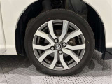タイヤサイズは(175/55R15)で純正アルミホイールです!