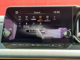 Bluetooth対応の日産純正ナビなのでスマホの音楽を車内で聴けるのでお出かけの時もお気に入りの曲を聴きながらノリノリドライビング♪