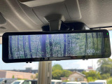 【デジタルインナーミラー】後席の大きな荷物や同乗者で後方が確認しづらい時でも安心!カメラが撮影した車両後方の映像をルームミラー内に表示。クリアな視界で状況の確認が可能です!