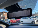 荷物をたくさん載せても後ろの確認が出来る便利なスマートルームミラー!