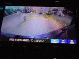 バックカメラの画像です。ガイドラインがスムースな車庫入れをサポートいたします。車庫入れの安心感がアップしますね。