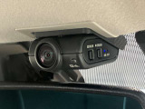 いくら安全運転をしていても、事故に巻き込まれることもあります。万が一の時に証拠として使えるフロント+車室内ドライブレコーダーがついてます♪