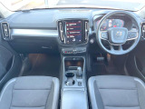 XC40 T4 モメンタム 