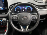 【純正革巻きステアリング】上質な革を使用することで、手にしっかり馴染みとても運転しやすいハンドルです♪