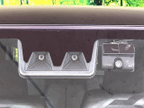 【スマートアシスト】走行中に前方の車両等を認識し、衝突しそうな時は警報とブレーキで衝突回避と被害軽減をアシスト。より安全にドライブをお楽しみいただけます。