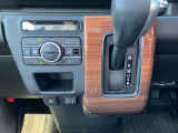 シンプルなシフトレバー