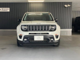 【フロントグリル】7スロットルグリルはJeep伝統の証です。SUVのみにこだわり続けている伝統あるJeep車へお乗り頂いてみてはいかがですか?