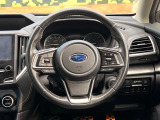 インテリアに合わせたデザインのステアリングは、運転される方のことも考え、運転しやすい形状、大きさです。是非一度、実際に触ってお確かめください。