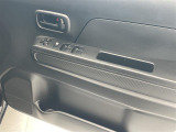【パワーウインドウ】運転席のスイッチで、各席の窓ガラスの開閉ができます!あると便利ですよね!