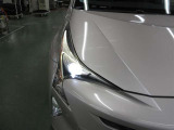 1灯の光源でハイ・ローを切り替えられるBi-Beam LEDランプ。通常ランプの2倍以上明るく約10年のロングライフです。
