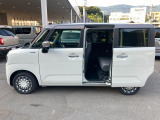 両側スライドドアなので、狭い駐車場でも乗り降りもラクラク♪
