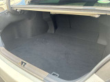 【トランクルーム】フラットで使いやすい設計のトランクルーム。荷物の出し入れがしやすく、整理もしやすい実用的なスペースです。