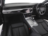Audiのインテリアはエクステリア同様、優れたデザイン性とクオリティ、そして機能性を兼ね備えております。